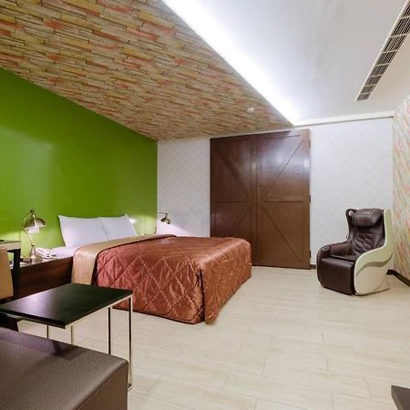 Foxdou Business Motel Tainan Buitenkant foto