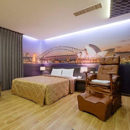 Foxdou Business Motel Tainan Buitenkant foto