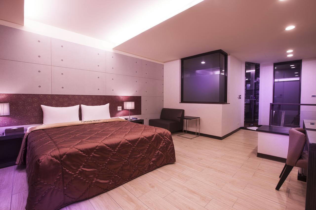 Foxdou Business Motel Tainan Buitenkant foto