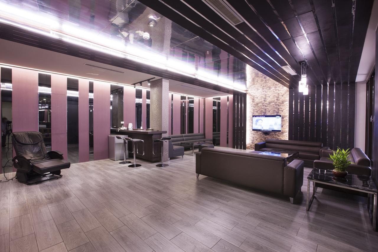 Foxdou Business Motel Tainan Buitenkant foto