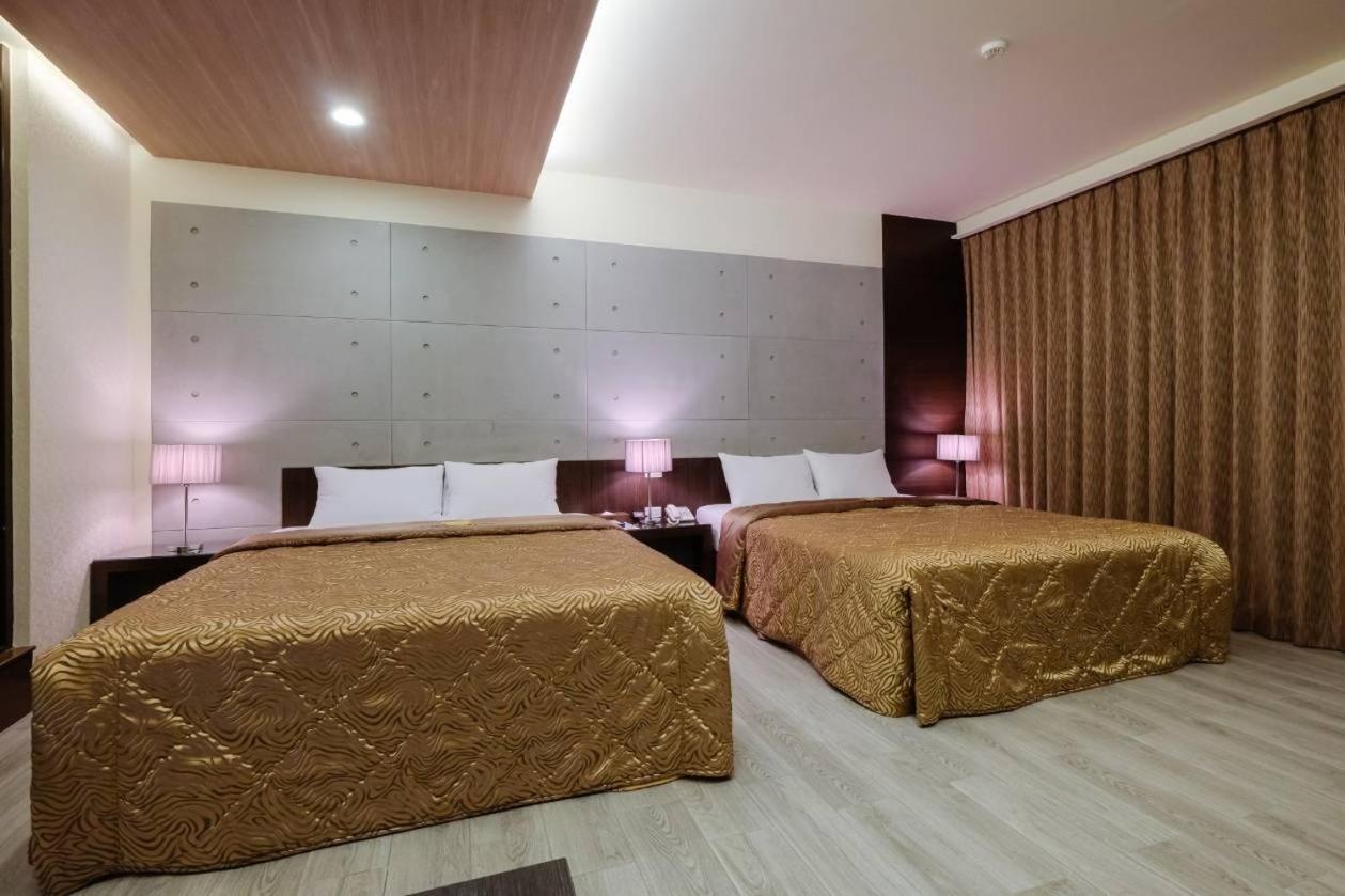 Foxdou Business Motel Tainan Buitenkant foto