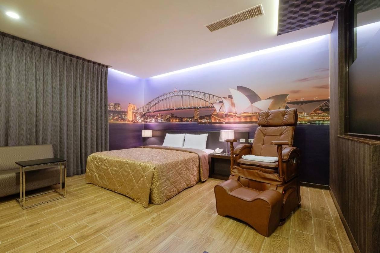 Foxdou Business Motel Tainan Buitenkant foto